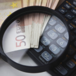 Preço dos pneus. Um teclado, uma lente e uns bilhetes de 50€.