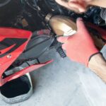 Troca de óleo numa motocicleta